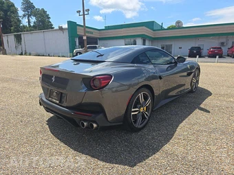 2020 Ferrari Portofino - miniatura 3