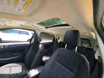 2020 Ford EcoSport SE – miniatura 11