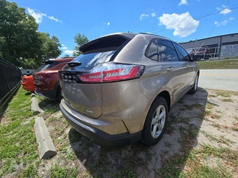 2020 Ford Edge SE - miniatura 3