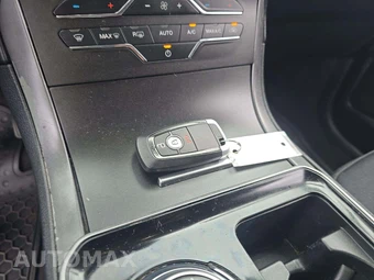 2020 Ford Edge SE - miniatura 8