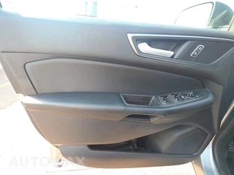 2020 Ford Edge SE - miniatura 9