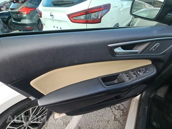 2020 Ford Edge SE – miniatura 9
