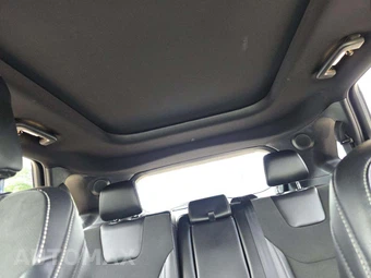 2020 Ford Edge ST - miniatura 11