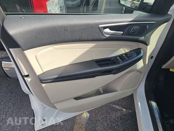 2020 Ford Edge Titanium – miniatura 9