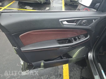 2020 Ford Edge Titanium – miniatura 9