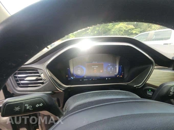 2020 Ford Escape Hybrid Titanium - miniatura 9