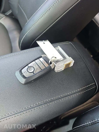 2020 Ford Escape Hybrid Titanium - miniatura 8