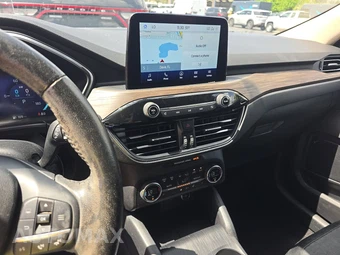 2020 Ford Escape Hybrid Titanium – miniatura 11