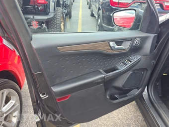 2020 Ford Escape Hybrid Titanium – miniatura 9