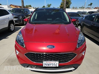 2020 Ford Escape Hybrid Titanium – miniatura 2