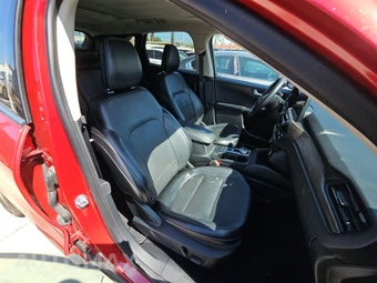 2020 Ford Escape Hybrid Titanium – miniatura 8