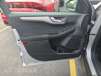 2020 Ford Escape SE - miniatura 9