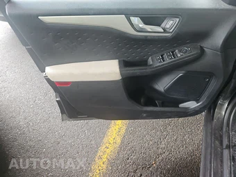 2020 Ford Escape SE – miniatura 9