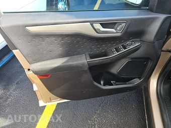 2020 Ford Escape SE - miniatura 9