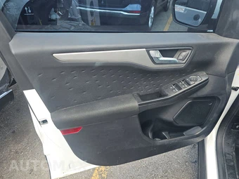 2020 Ford Escape SE – miniatura 9