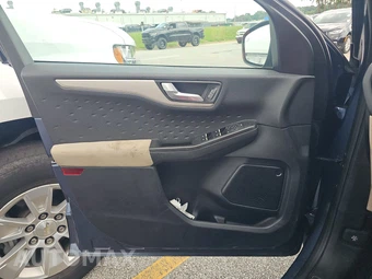 2020 Ford Escape SE – miniatura 9