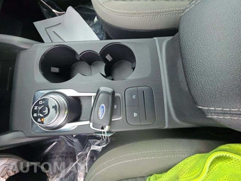 2020 Ford Escape SE – miniatura 5