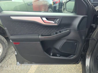 2020 Ford Escape SE - miniatura 9