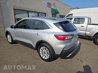 2020 Ford Escape SE – miniatura 2