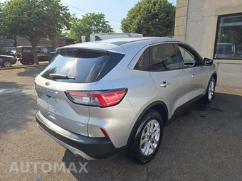 2020 Ford Escape SE – miniatura 3