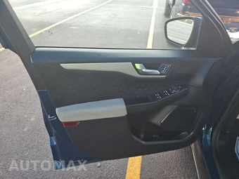 2020 Ford Escape SE - miniatura 9