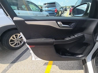2020 Ford Escape SE – miniatura 9