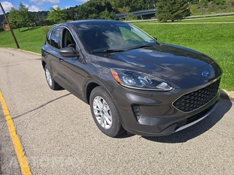 2020 Ford Escape SE - miniatura 4