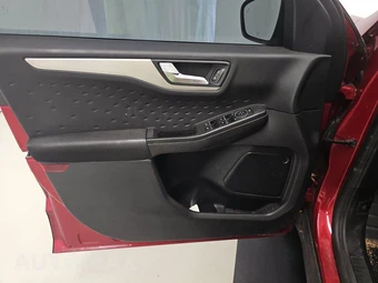 2020 Ford Escape SE – miniatura 9