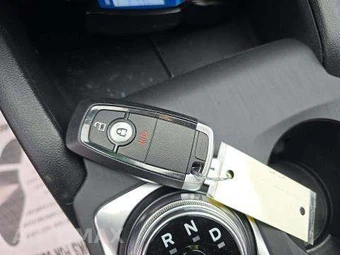 2020 Ford Escape SE - miniatura 8