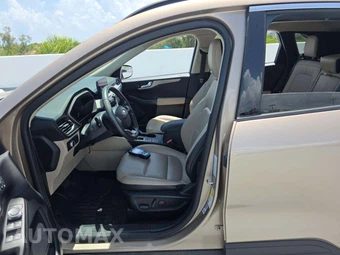 2020 Ford Escape SEL – miniatura 3