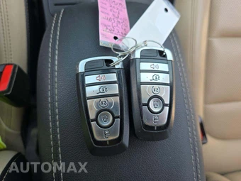 2020 Ford Escape SEL – miniatura 5