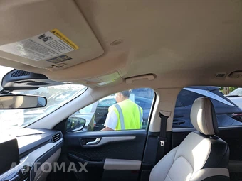 2020 Ford Escape SEL – miniatura 17
