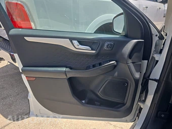 2020 Ford Escape SEL - miniatura 9