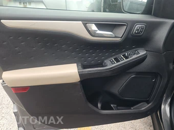 2020 Ford Escape SEL – miniatura 9