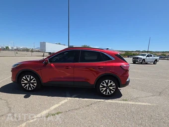 2020 Ford Escape SEL - miniatura 3