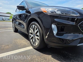 2020 Ford Escape Titanium - miniatura 3