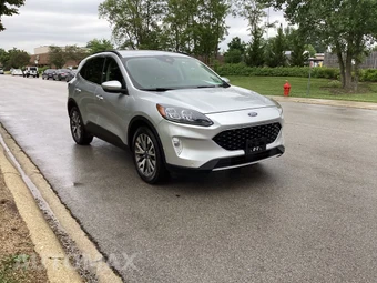 2020 Ford Escape Titanium - miniatura 3