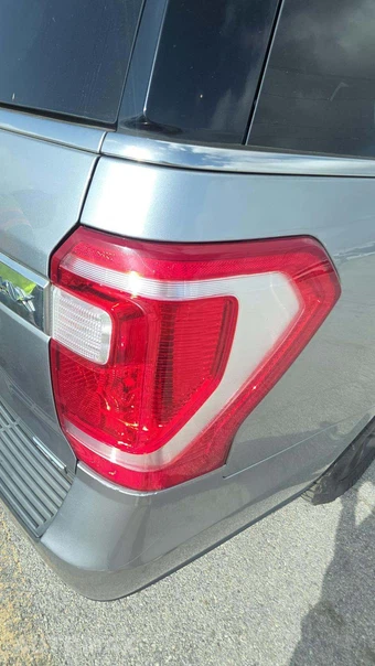 2020 Ford Expedition MAX XLT – miniatura 28