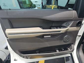 2020 Ford Expedition XLT – miniatura 9