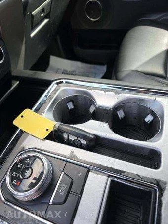 2020 Ford Expedition XLT - miniatura 9