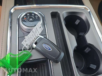 2020 Ford Expedition XLT - miniatura 8