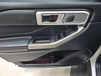 2020 Ford Explorer Limited - miniatura 9
