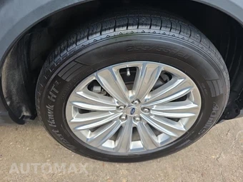 2020 Ford Explorer Limited - miniatura 9