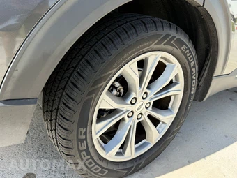2020 Ford Explorer Limited - miniatura 11
