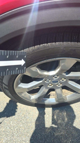 2020 Ford Explorer Platinum – miniatura 18