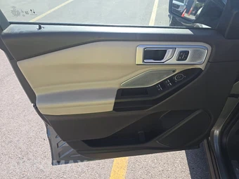 2020 Ford Explorer Platinum - miniatura 9