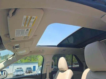 2020 Ford Explorer Platinum - miniatura 11
