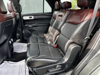 2020 Ford Explorer Platinum - miniatura 22