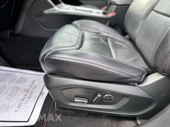 2020 Ford Explorer Platinum - miniatura 32