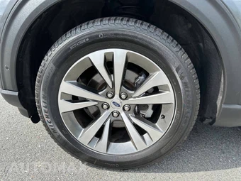 2020 Ford Explorer Platinum - miniatura 9